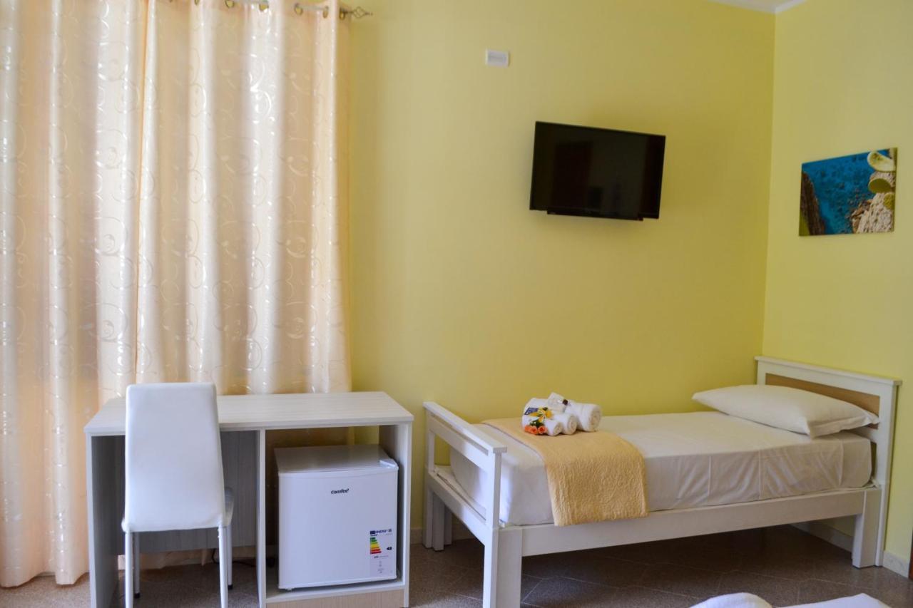 Le Twins -Bed And Breakfast Тропеа Екстериор снимка