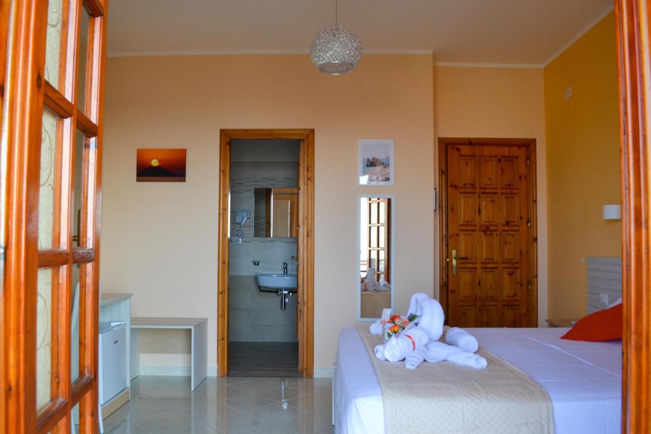 Le Twins -Bed And Breakfast Тропеа Екстериор снимка